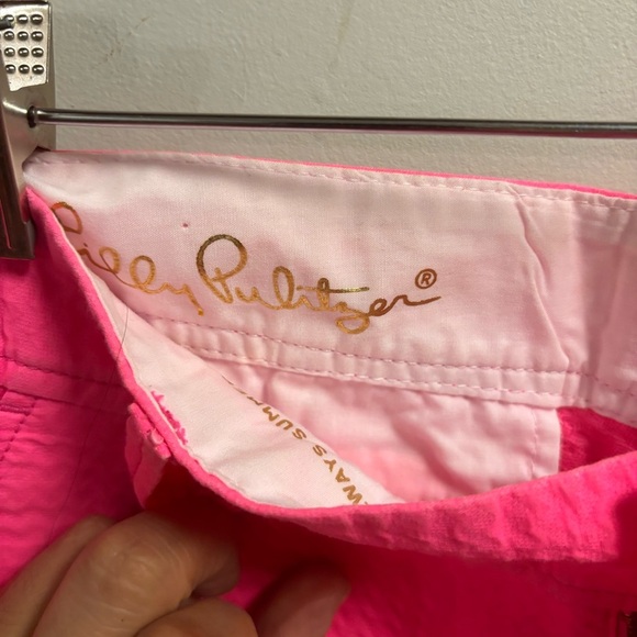 Lilly Pulitzer Callahan Short Neon Pink
Size 00 - Picture 4 of 6